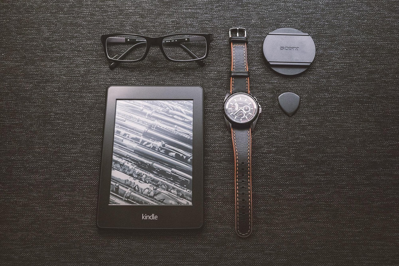 entdecken sie die welt der e-reader: innovative lesegeräte für unterwegs, leicht, praktisch und mit langer akkulaufzeit. finden sie das passende modell für ihre digitalen bücher und genießen sie komfortables lesevergnügen.