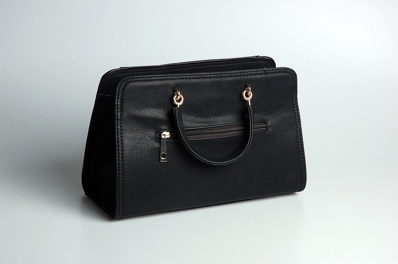 entdecken sie stilvolle handtaschen für jeden anlass. unsere kollektion bietet hochwertige designs, trendige farben und praktische modelle. finden sie jetzt ihre neue lieblingshandtasche für alltag und besondere momente.