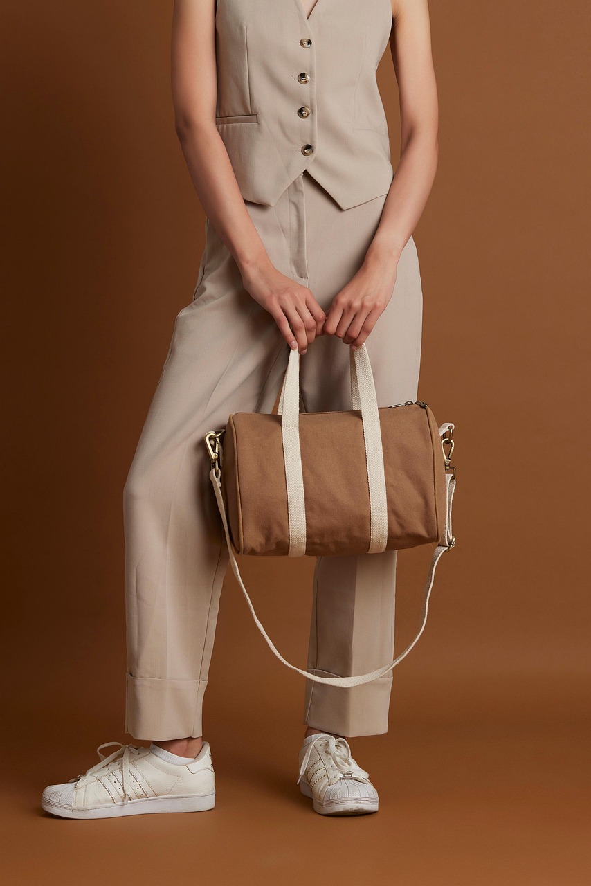 entdecken sie stilvolle handtaschen für jeden anlass! unsere kollektion bietet hochwertige materialien, modernes design und praktische funktionalität. finden sie ihre perfekte tasche – jetzt online bestellen!