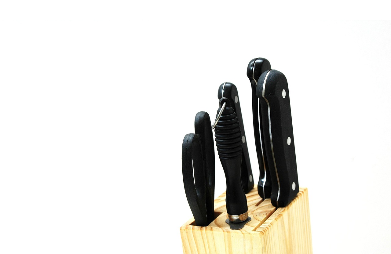 entdecken sie hochwertige messer für küche, outdoor und alltag. von kochmessern bis taschenmessern – beste qualität, scharfe klingen und modernes design für jeden bedarf.
